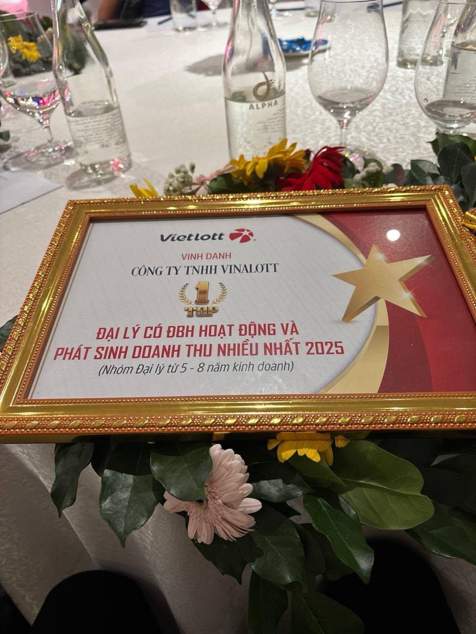 Chứng nhận VinaLott đạt đại lý có doanh thu nhiều nhất năm 2025